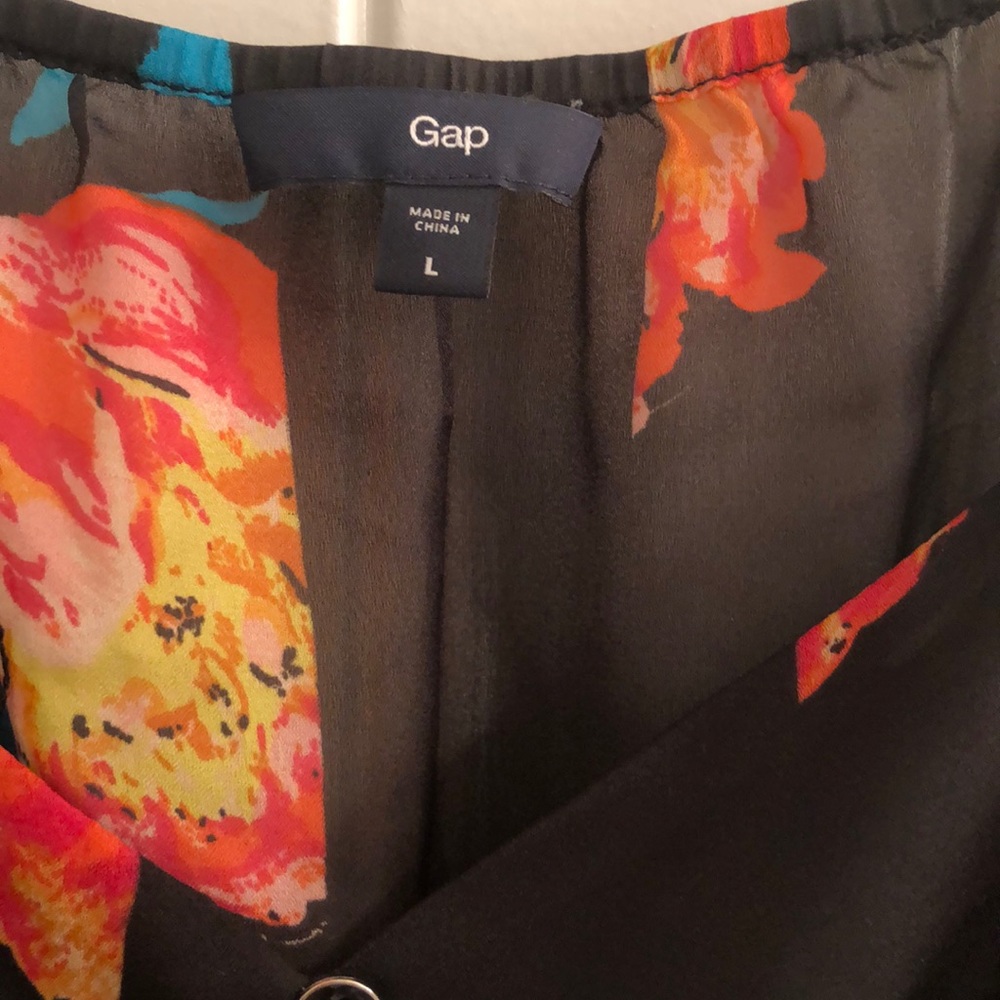 Gap Top - Picture 2 of 3